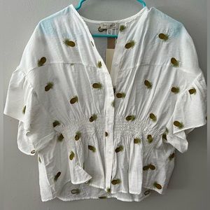Women’s white pineapple flutter sleeved embroidered shirt. Size S/M. New!